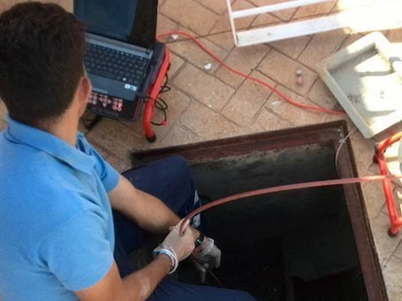 Inspección con cámara en Oviedo, Gijón, Avilés y toda Asturias: diagnóstico preciso de tuberías y alcantarillado sin obras.